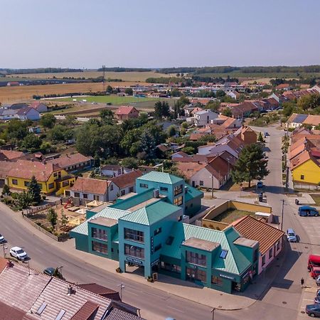 Hotel Zabcice Kültér fotó