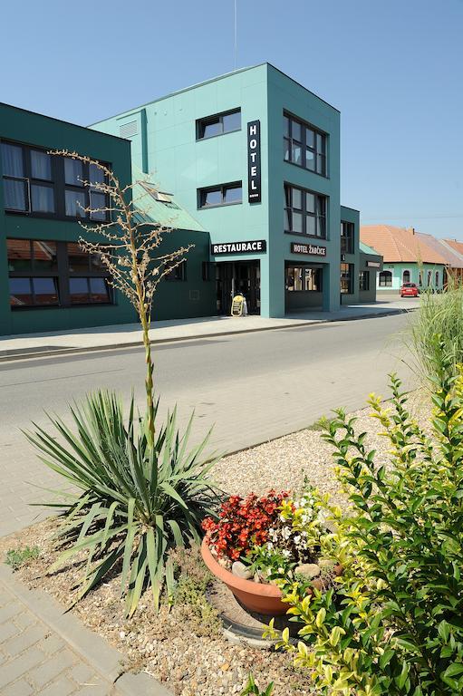 Hotel Zabcice Kültér fotó