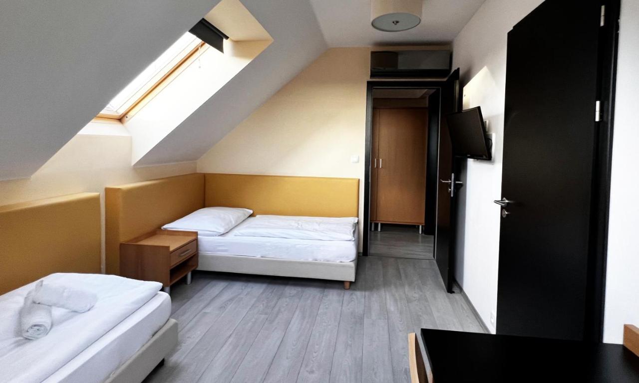Hotel Zabcice Kültér fotó