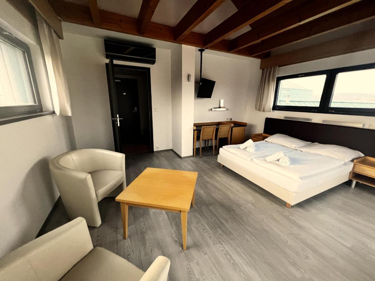 Hotel Zabcice Kültér fotó